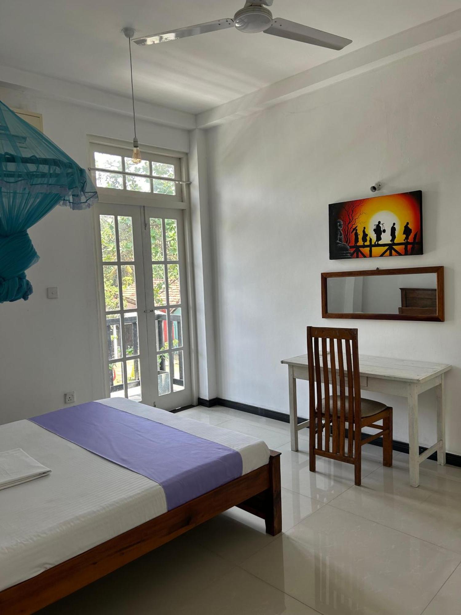 White House & Sea Food Restaurant Hostel ฮิกคาดูวา ภายนอก รูปภาพ
