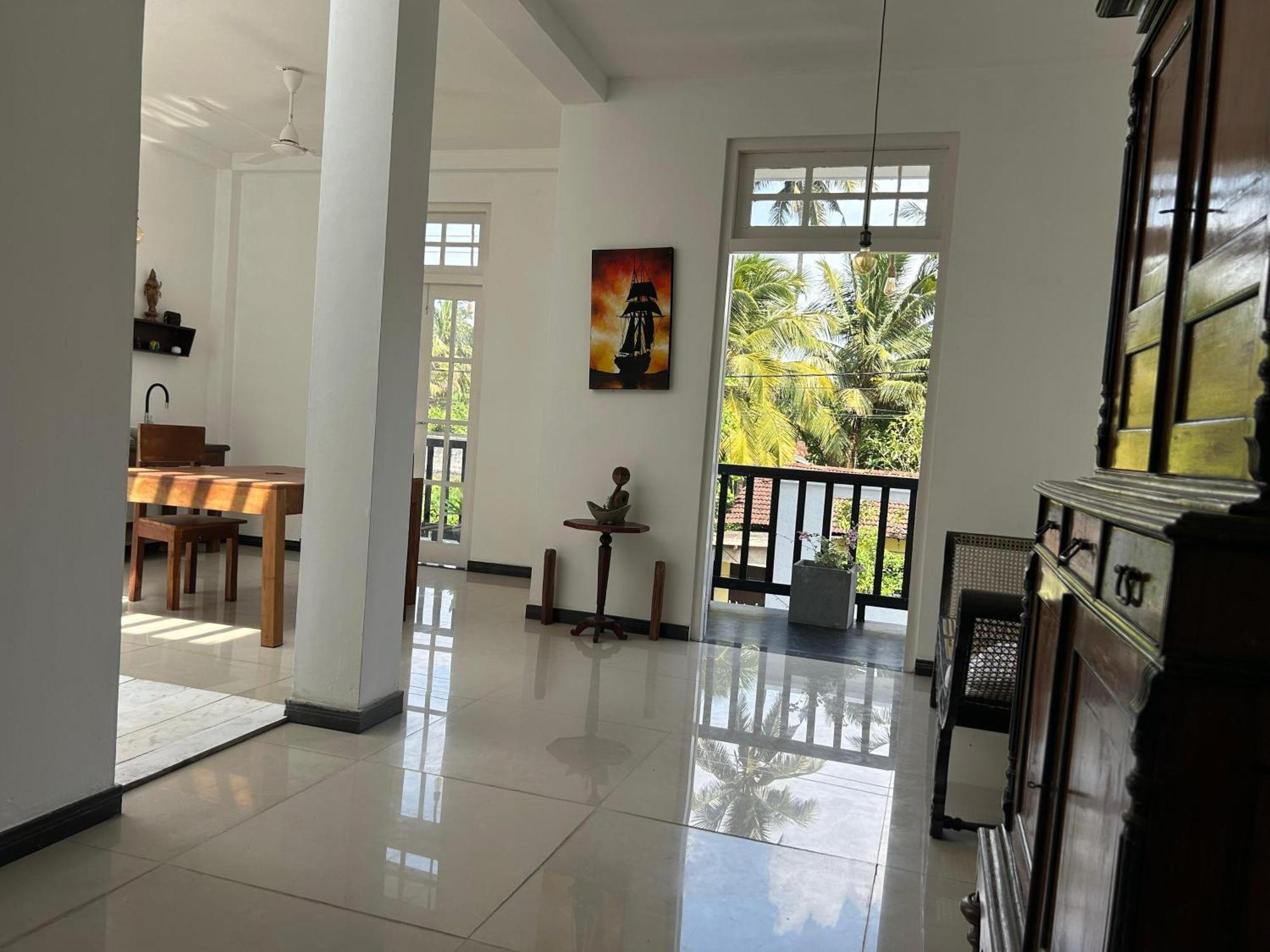 White House & Sea Food Restaurant Hostel ฮิกคาดูวา ภายนอก รูปภาพ
