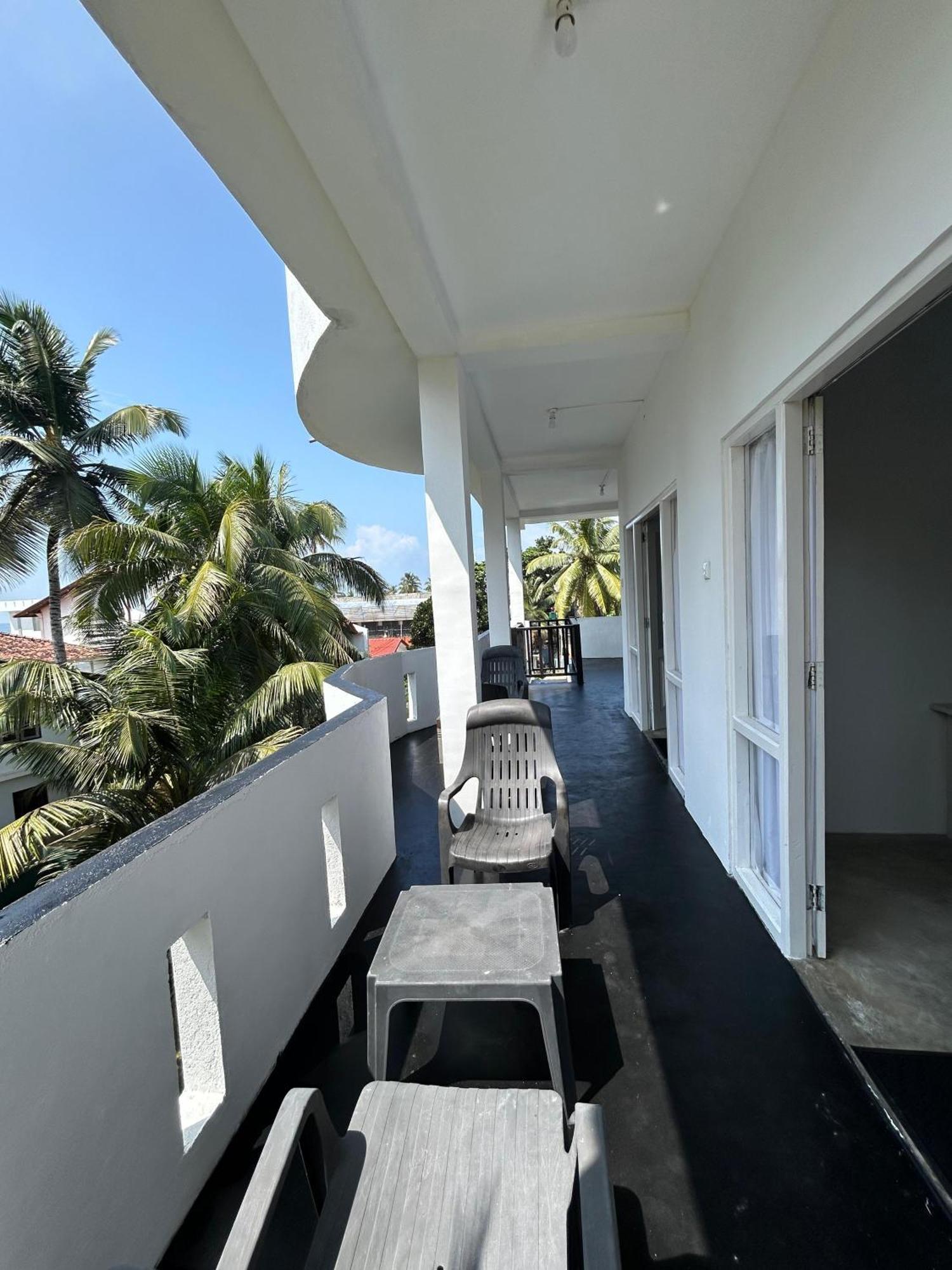 White House & Sea Food Restaurant Hostel ฮิกคาดูวา ภายนอก รูปภาพ